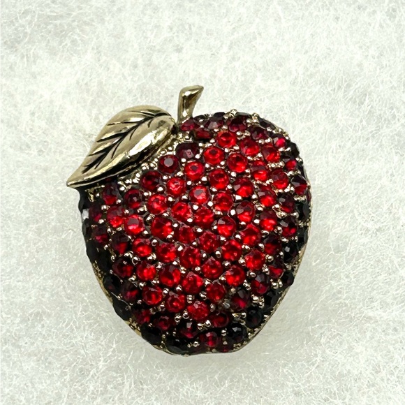 Vintage Monet Red Rhinestone Antique Gold Apple Pin Brooch Teachers Gift - Picture 12 of 15